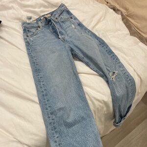 Women’s Levi’s straight leg jeans